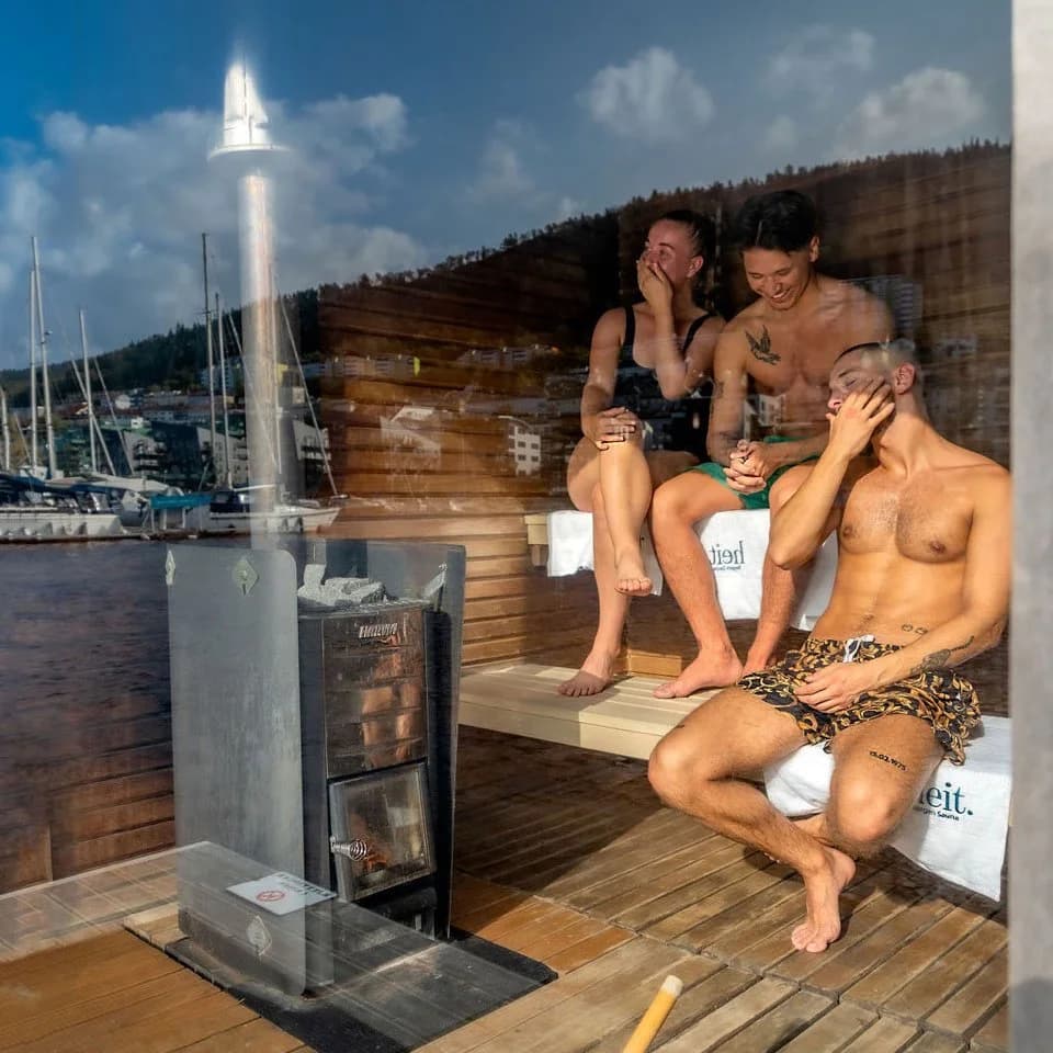 Heit Bergen — sauna with fjord and mountain views
