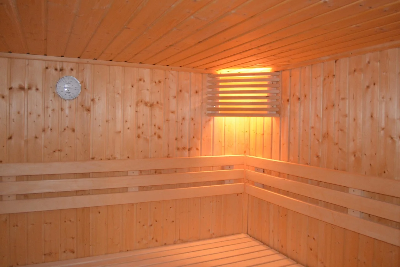 Öffentliche Sauna vs. private Sauna: Welche ist die richtige für Sie?